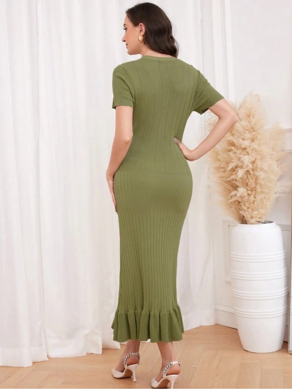 Green Ribbed Button-Front V-Neck Dress - Picture 2 of 4